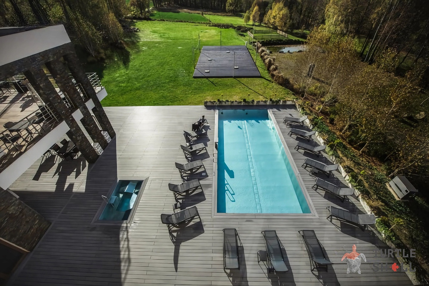 Террасная доска ДПК Turtle Shell для бассейна: безопасность, надежность и стильный дизайн