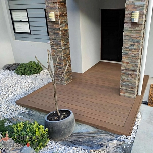 Террасная доска ДПК Turtle Shell Round, Thai Teak, Co-Extrusion (Dual) на террасе